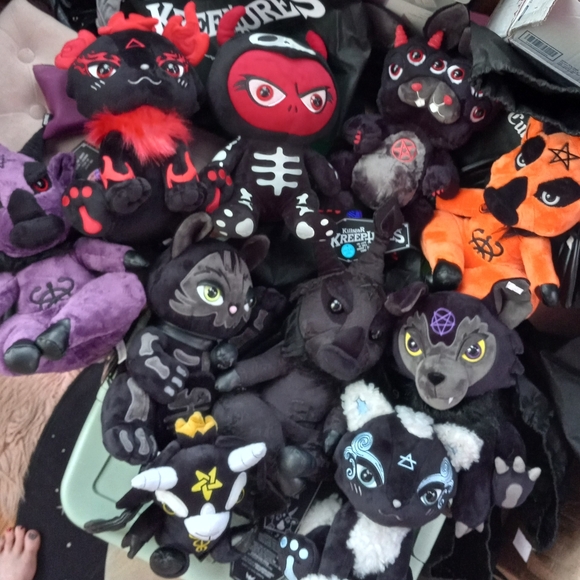 Gloom- lim edition lil devil / demon plush kreepture! - Picture 4 of 5